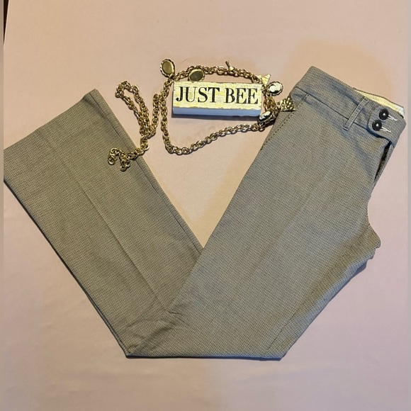 NWT AMERICAN EAGLE 🦅 FAVORITE TROUSERS LOW RISE. - Picture 1 of 12